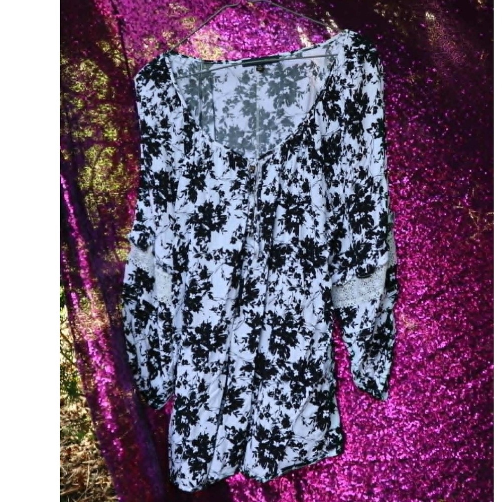 White Floral Blouse XL Adrienne Vittadini Womens Lace Sleeve Tie Neck Top